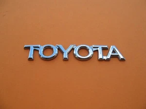97 98 99 00 01 TOYOTA CAMRY REAR LID CHROME EMBLEM LOGO BADGE SIGN SYMBOL A3732 - Picture 1 of 3