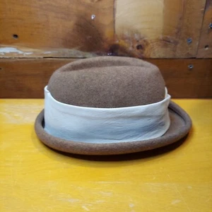 Vintage Glenover Ladies Wool Hat with Leather Band Color Tan - Picture 1 of 11