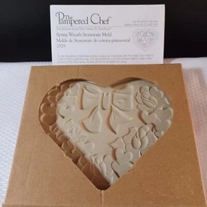 Pampered Chef Frühlingskranz Herz Keksform 2003 Vintage Steinzeug Neu im Karton - Bild 1 von 4