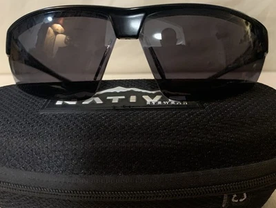Gafas de sol nativas de techo rígido Ultra 302 HT negro mate polarizadas envolventes deportivas Foto 1 de 4