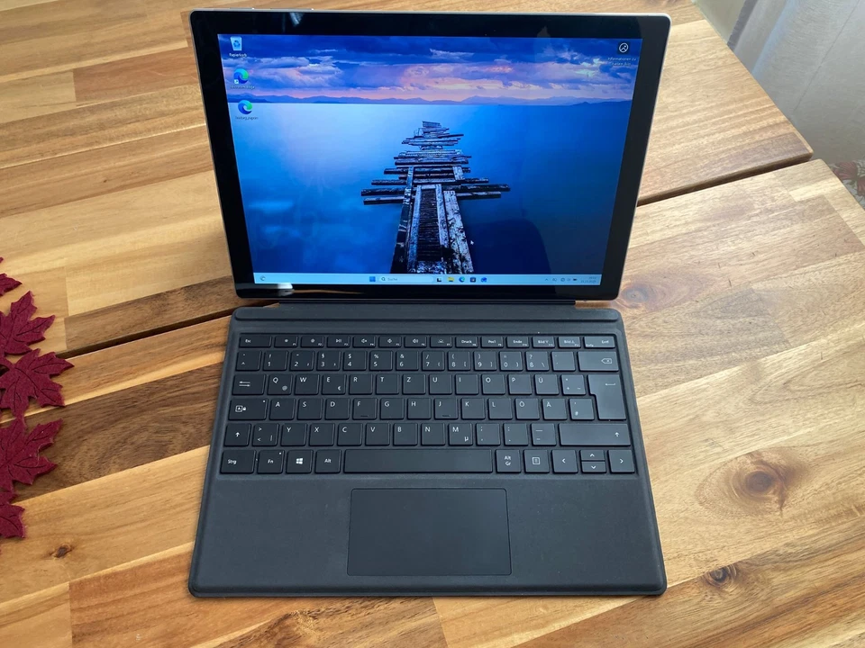 Microsoft Surface Pro 6 - Core i7-8650U / 8GB RAM / 256GB SSD / Akku Top! - Bild 1 von 4