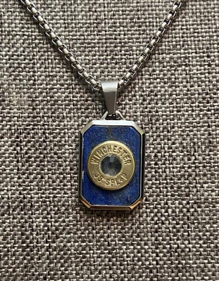 Collar colgante Winchester 38 especial de sodalita con carcasa de bala de latón Foto 1 de 4