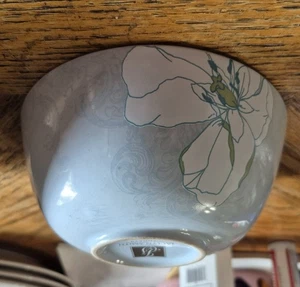 Jaclyn Smith ABSTRACT FLORAL 6" Bowl - Picture 1 of 2