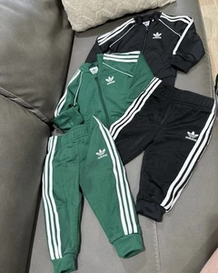 Lotnof 2 Adidas Baby Unisex Green and Black 2pc Tracksuit Size 9-12 Mos - Picture 1 of 3