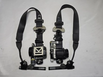 2013 - 2016 Lincoln MKZ Drivers & Passengers Front Seat Belts (OEM) Black - Image 1 of 4