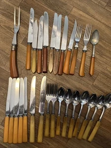 antichi utensili in acciaio inox plastica bachelite lotto 28 pezzi posate - Foto 1 di 5
