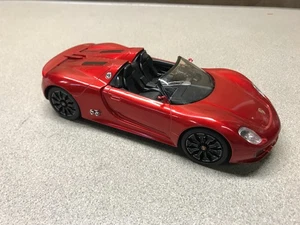 Coche modelo Porsche 918 Spyder escala 1:24 - Imagen 1 de 4