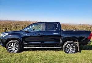2016 toyota hilux invincible - Picture 1 of 9