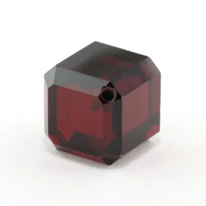 CUBO CÚBICO ZIRCONIO COLOR ROJO 10 MM PERFORADO ESQUINA F-4273 - Imagen 1 de 1