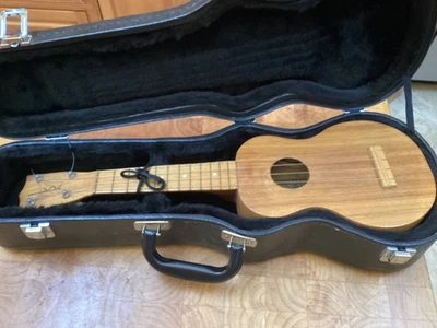 Золотая этикетка сопрано укулеле KAMAKA — винтаж - Изображение 1 из 4