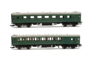 HORNBY 'OO' GAUGE R4534A BR MAUNSEL GREEN PAIR OF 2ND OPEN/BRAKE COMPOSITE COACH - Picture 1 of 6
