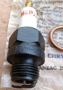 MOPAR E9N NOS 7/8" SPARKPLUGS BY CHRYSLER AUSTRALIA SUIT DESOTO,DODGE,PLYMOUTH - Picture 1 of 20