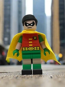 3D Printed DC Classic Robin (Red/Green) Large Scale 8.5"- 9.5" Minifigure - Picture 1 of 6
