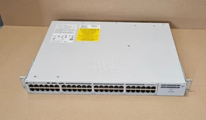Cisco C9200-48P-E • Commutateur PoE Gbit • 2x module C9200-STACK • Network Essentials - Photo 1/2