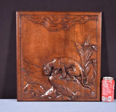 Panel de madera maciza francés antiguo de nogal de 18" de alto altamente tallado con tigre Foto 1 de 4