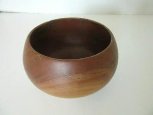 VINTAGE handgefertigte rote Gummi Holz Schale ~ signiert ~ 5" breit - Bild 1 von 12