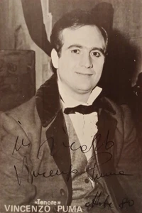 Autografo su Cartoncino Fotografico - Vincenzo Puma - Tenore - Anni '70 - Foto 1 di 1