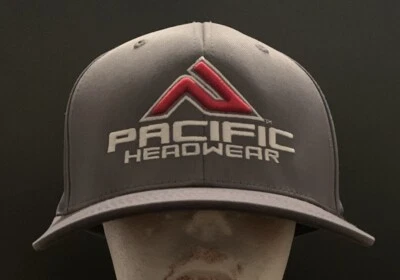Gorra ajustada Pacific Headwear marca nombre talla SM/MD Nuevo 476F Gris/Blanco/Rojo Foto 1 de 4
