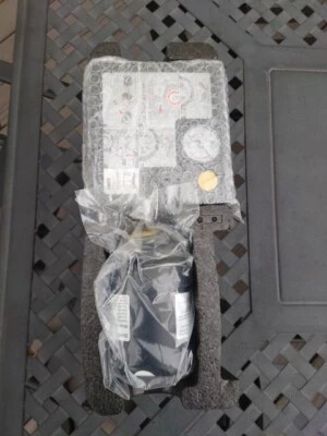 Kit de movilidad OEM BMW M - Reparación de neumáticos de emergencia F10 F06 M6 M5 (2013-2016) Foto 1 de 4