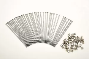 KIT 40 RAGGI E NIPPLES ACCIAIO LUCIDI DIAMETRO 3,0 MM LUNGHEZZA 165 MM DRITTI - Foto 1 di 1