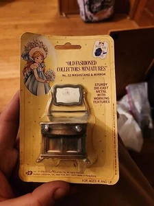 Vintage 1976 Durham Holly Hobbie Diecast Miniatures #32- Washstand & Mirror - Picture 1 of 4