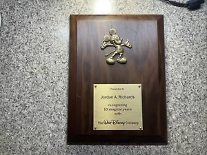 Placa de premio de servicio de 10 años de Mickey Mouse de bronce miembro del elenco de Walt Disney World - Imagen 1 de 5
