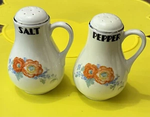 Halls Superior MCM Vintage RED POPPY Handled Salt & Pepper Set - Picture 1 of 3