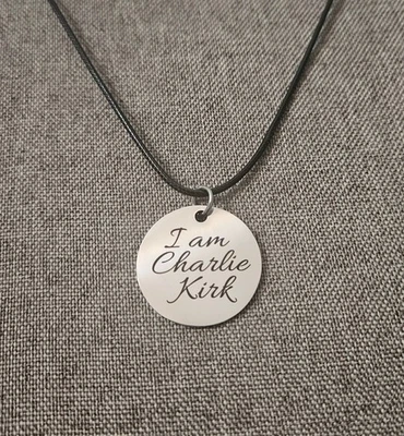 Collar I Am Charlie Kirk grabado en acero inoxidable Foto 1 de 2