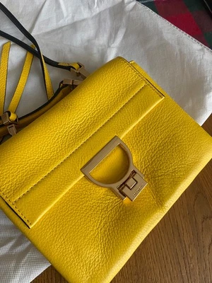 borsa donna coccinelle gialla di pelle  - Immagine 1 di 4