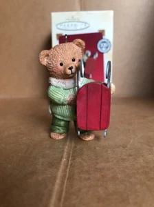 2002 Hallmark Keepsake Ornament Dexter Next Snow Cub Club Kollektion. QRP4633 - Bild 1 von 8