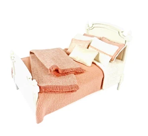 Ausverkauf! Puppenhaus Miniatur Kunsthandwerk gekleidet Doppelbett weiß, Blush Rose, D162 - Bild 1 von 2