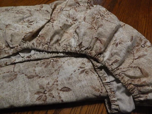 TWIN Fitted Brown and Beige Floral Sheet - Picture 1 of 8