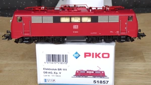 Piko 51857 H0 E-Lok Br 111 180-6 Orient Red DB Ag Epoch 5/6, MT Dss + LED Light - Picture 1 of 21