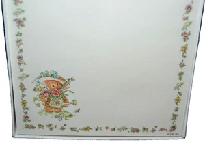 Papelería Oso Niña Gorro Flores Regar Lata CAJA SELLADA EE. UU. Sello de colección - Imagen 1 de 3