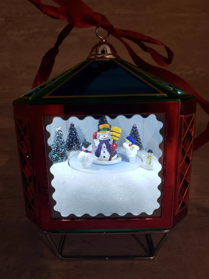 Adorno de Navidad Holiday Mr con luces y música Foto 1 de 4