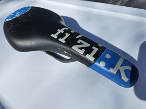 Fizik Tundra 2 Saddle Manganese Hollow Rails Black Blue Handmade In Italy - Picture 1 of 8