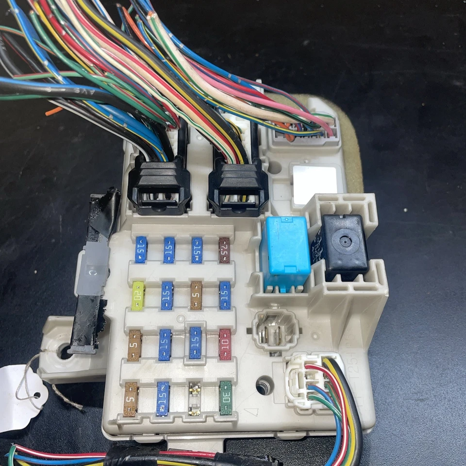 Caixa de fusíveis Mazda 6 2004 cabine 2,3L - Imagem 1 de 4