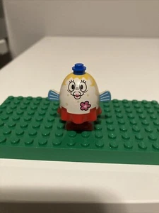 Mrs Puff mit Blume Spongebob Schwammkopf 4982 3818 LEGO® Minifigur nicht mehr im Handel erhältlich - Bild 1 von 4