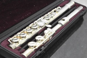 Flauto Yamaha YFL-221 nichelato argento con custodia GIAPPONE usato - Foto 1 di 7