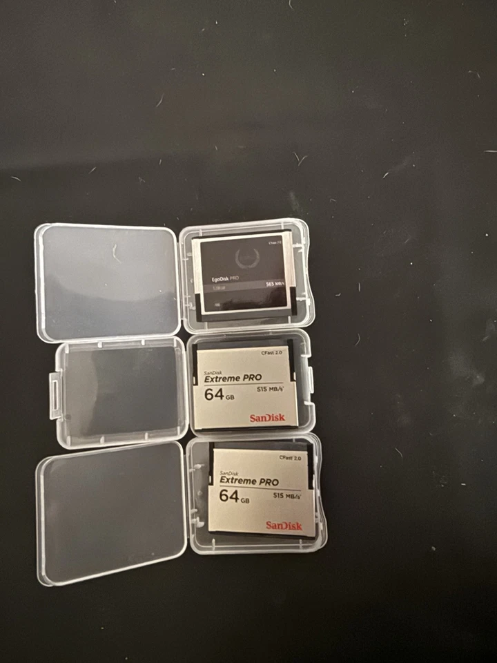 3 C Fast Memory Cards (1). 128 Gb (2) 64gb - Image 1 of 2