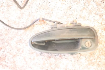 94-01 ACURA INTEGRA - MANIJA PUERTA DELANTERA EXTERIOR LADO CONDUCTOR OEM Foto 1 de 4