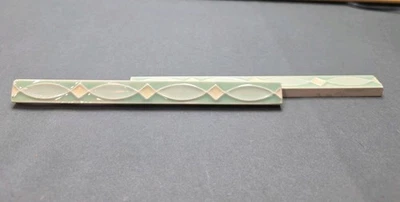 Azulejo de cerámica The Mosaic Tile Company década de 1920 verde menta y blanco Art Deco/pescado Foto 1 de 4