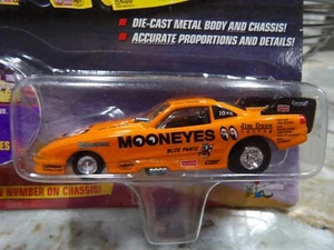1995 MOONEYES FUNNY CAR 1997 JOHNNY LIGHTNING DRAGSTERS U.S.A. 1:64 - Picture 1 of 4