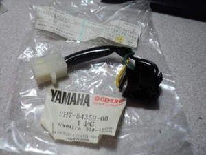 Yamaha XJ XS 550 650 850 1100 1979-83 CONJUNTO DE CABLE DE FAROS NUEVO FABRICANTE ORIGINAL 2H7-84359-00 - Imagen 1 de 6