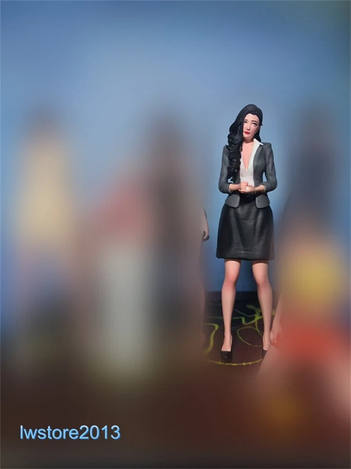 1/18 Sexy Girl Beauty 4" Resin Figurines Figures Model For Cars Vehicles Toys - Image 1 of 1