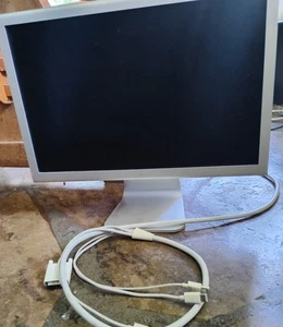Apple A1081 20 inch Widescreen Cinema Display LCD Monitor Vintage Desk Screen - Picture 1 of 5
