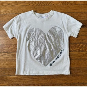 Zara Girls' Silver Heart Glow Everyday Shirt Size 4-5 - Picture 1 of 4
