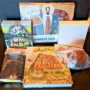 MONTY PYTHONS COCURRICULAR MITTELALTERLICHES REENACTMENT-PROGRAMM KICKSTARTER ED BUNDLE - Bild 1 von 14