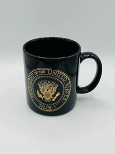 Tazza nera con sigillo presidenziale oro HMX-1 Marine Helicopter Squadron One - Foto 1 di 5