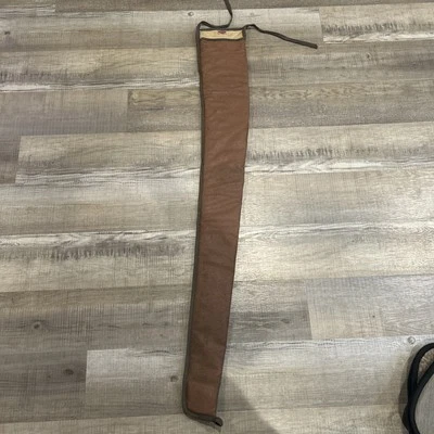 Estuche para rifle/escopeta de vinilo suave texturizado Boyt de colección 52"" de largo marrón Iowa Foto 1 de 4